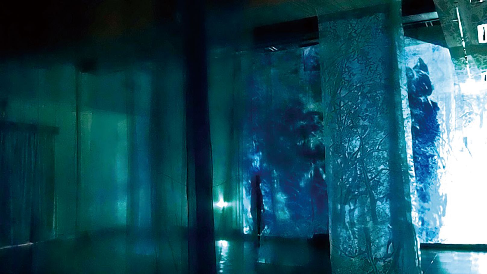 個展「浮遊するリアル」